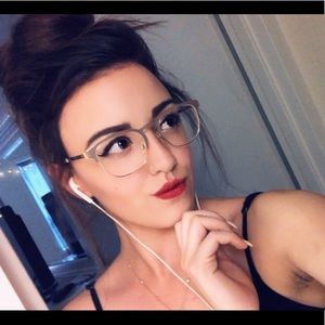 Meet your Posher, Haley